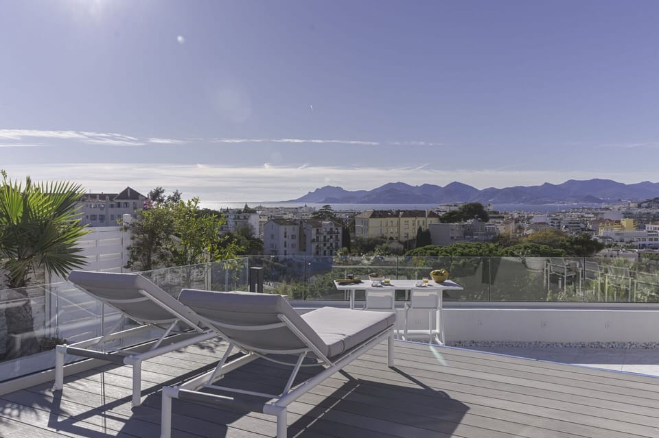 Balcony / Terrace / Patio