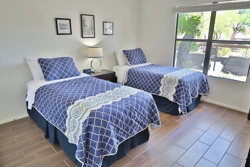 Guest Bedroom with Twin Beds