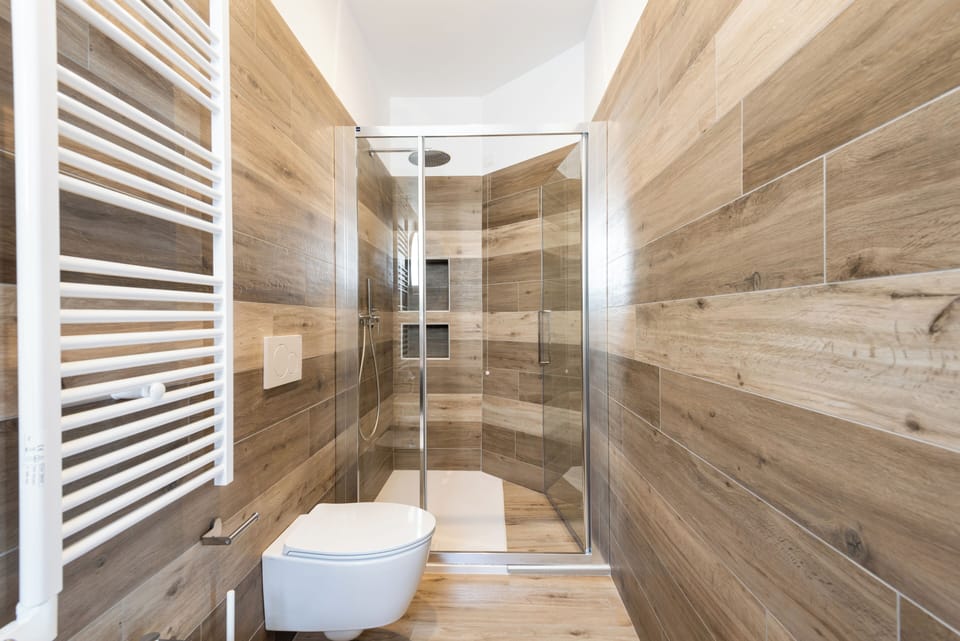 Superior Triple Room | Bathroom | Shower, hair dryer, bidet, towels