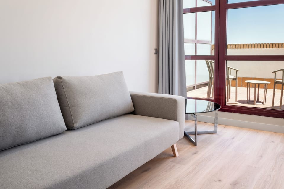 Suite | Living area | TV