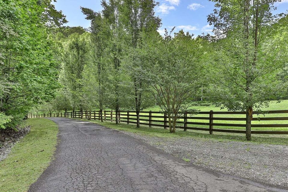 Drive coming in to the property
