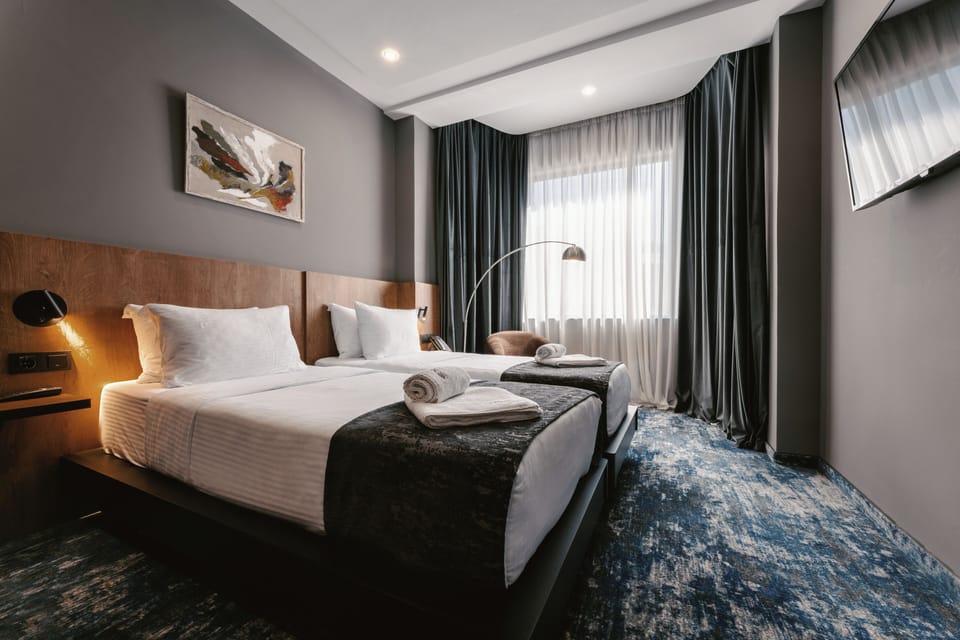 Superior Twin Room | Premium bedding, Tempur-Pedic beds, minibar, desk