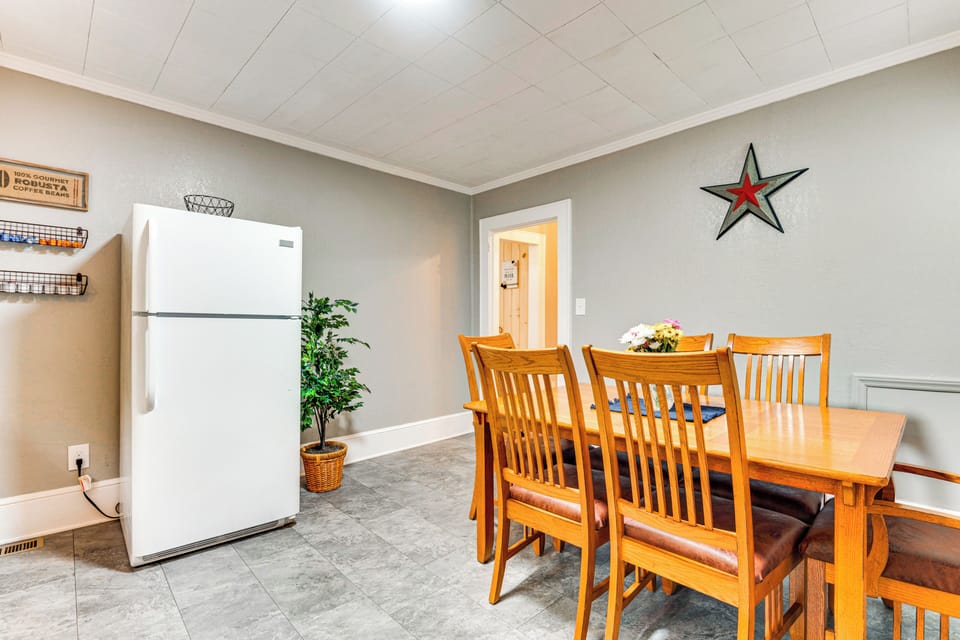 House (2 Bedrooms) | Interior