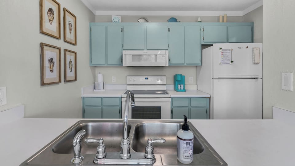 Villas Bahama West 106 Kitchen Area