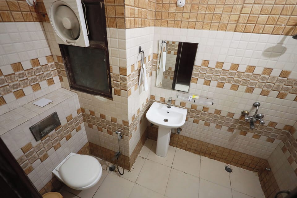 Family Room | Bathroom | Free toiletries, towels, soap, shampoo