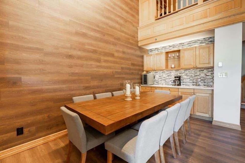 Condo, 4 Bedrooms | Dining