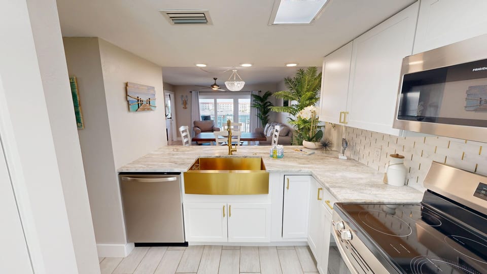 Condo, 2 Bedrooms | Private kitchen | Coffee/tea maker, fridge, oven, toaster