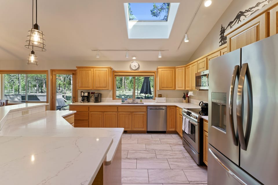 House, 4 Bedrooms | Private kitchen | Fridge, oven, coffee/tea maker, toaster