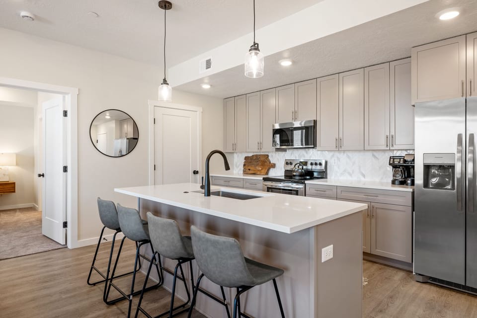Condo, 2 Bedrooms | Private kitchen | Fridge, oven, coffee/tea maker, toaster