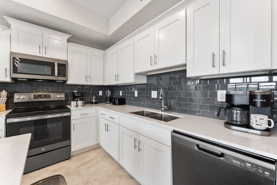 Kitchen #Disney #Parks #kingdom #springs #StoreyLake #resort #Apartment #Vacation #Rental #waterpark #Kissimmee #Orlando #universal #citywalk