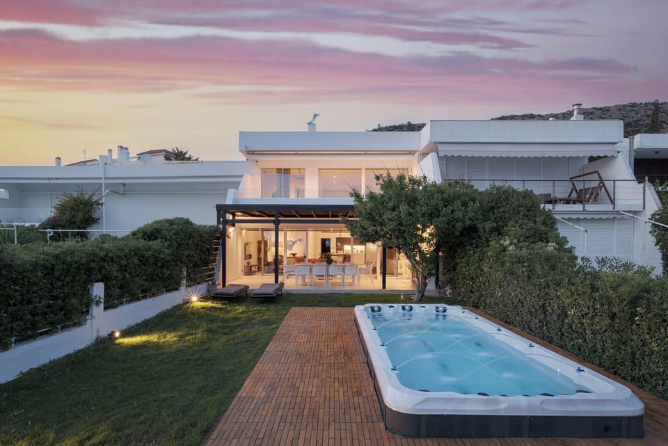 Luxury Villa, Sea View | Private spa tub