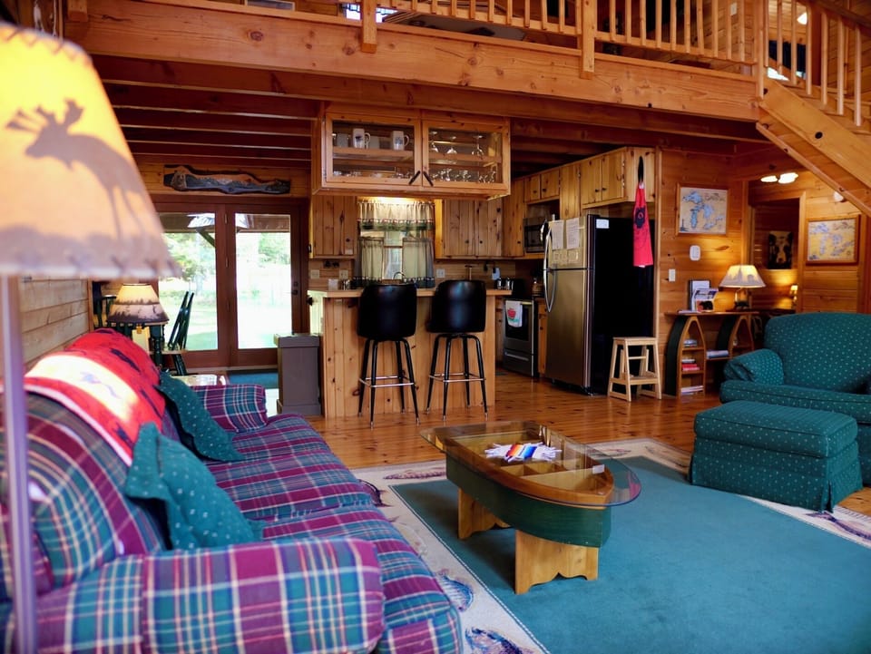 Little Bear Lodge on Drummond Island (3424)