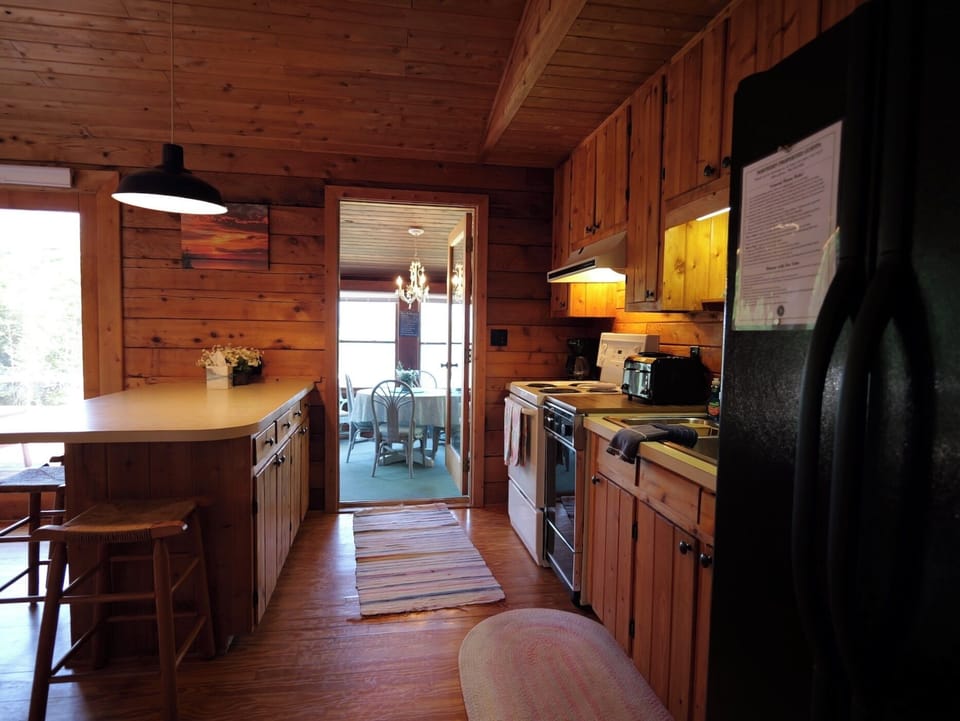 Sunset Shores on Drummond Island (4020)