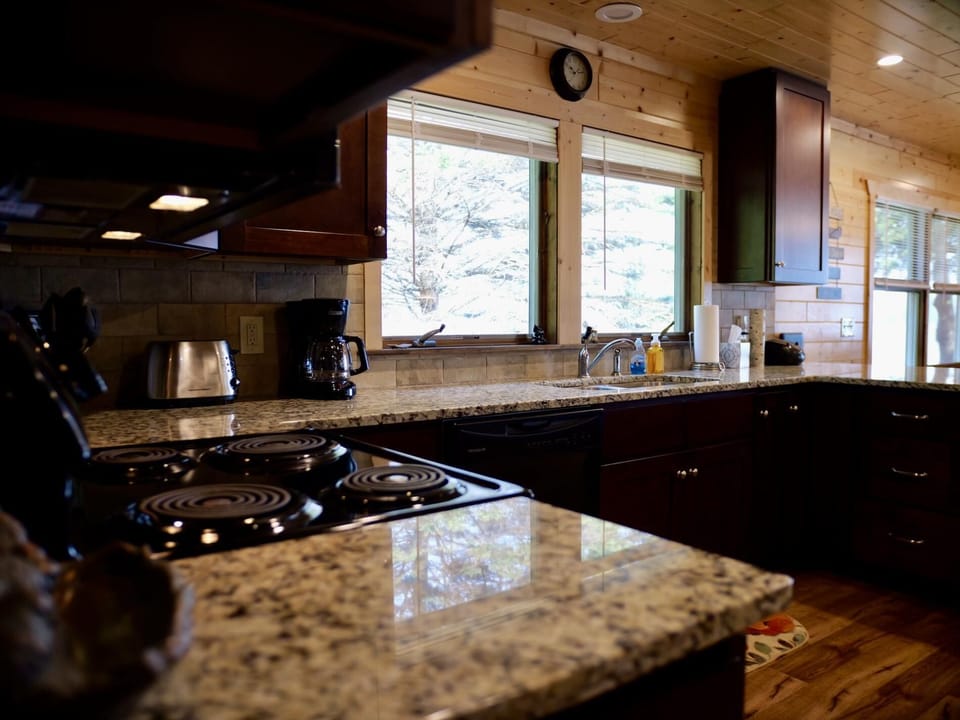 Northern Adventure on Drummond Island (3620)