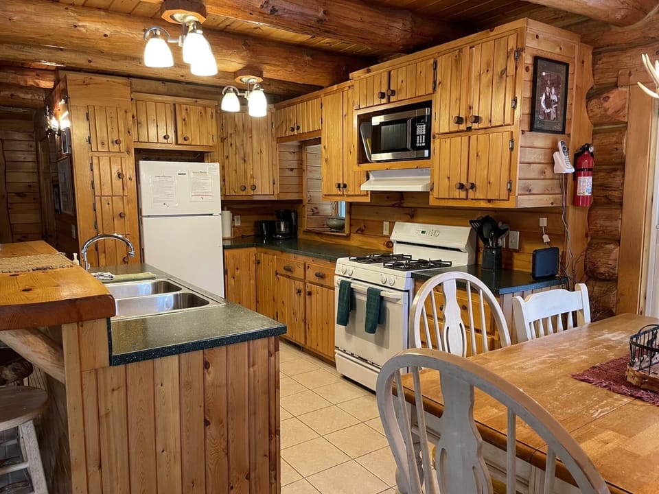 Knots Landing on Drummond Island (3231)