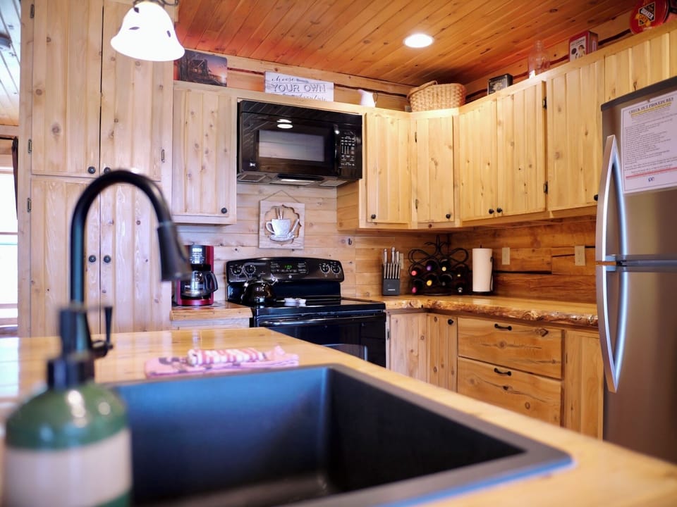 Loon Loft with The Loonlet Vintage Camper on Drummond Island (4355)