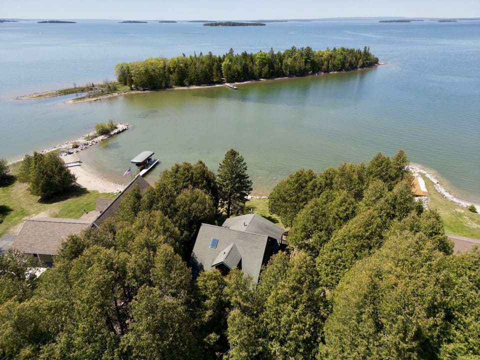 Shore Thing with Bunkhouse on Drummond Island (3771)