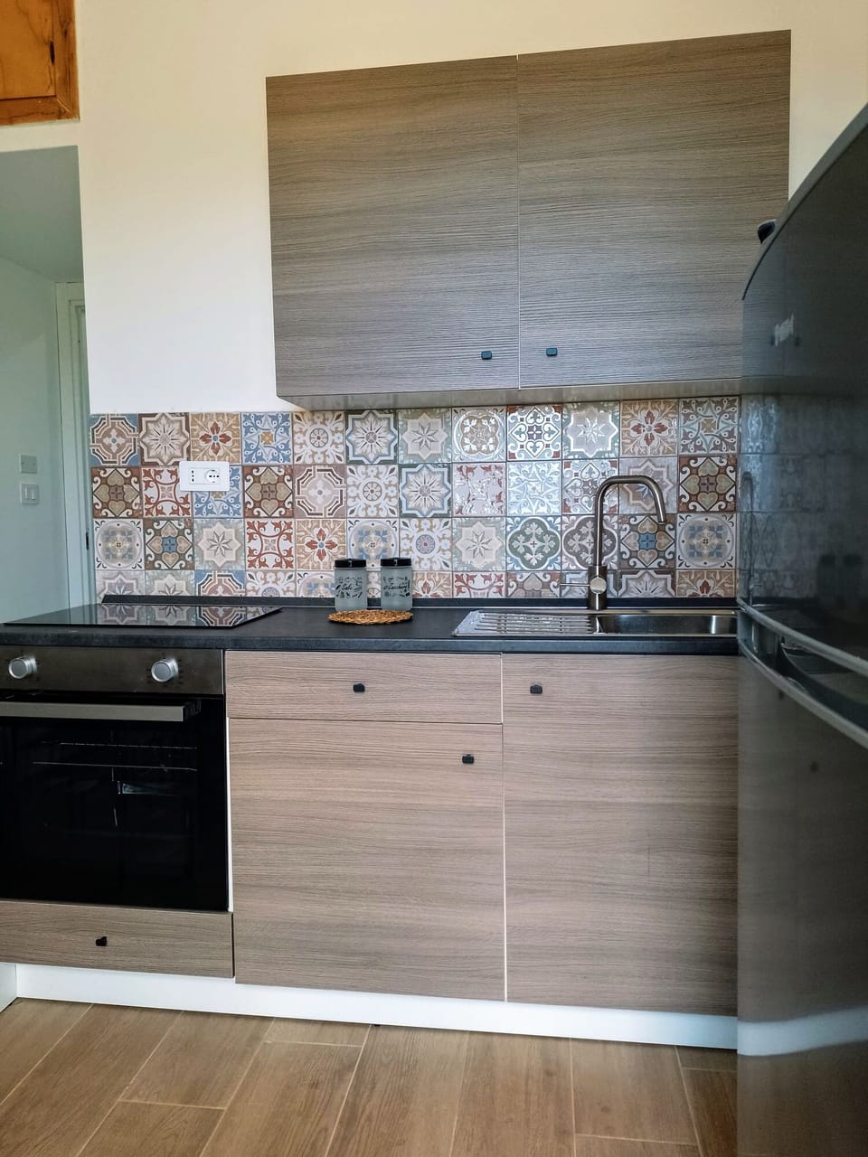 Cucina attrezzata primo piano.