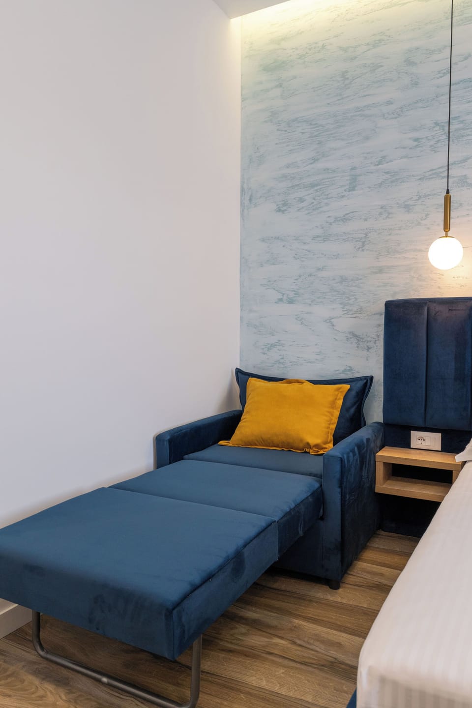 Deluxe Double Room (2 adults +1 child) | Soundproofing, free WiFi
