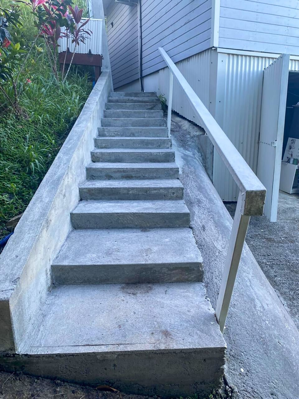 Accès privé à la Villa Flamboyant.