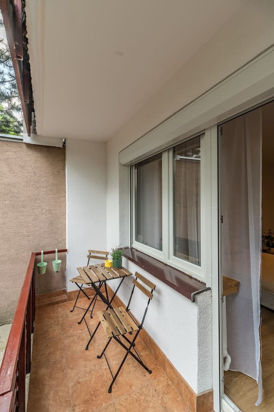 Private Balcony | Book Now with RENTUJEMY