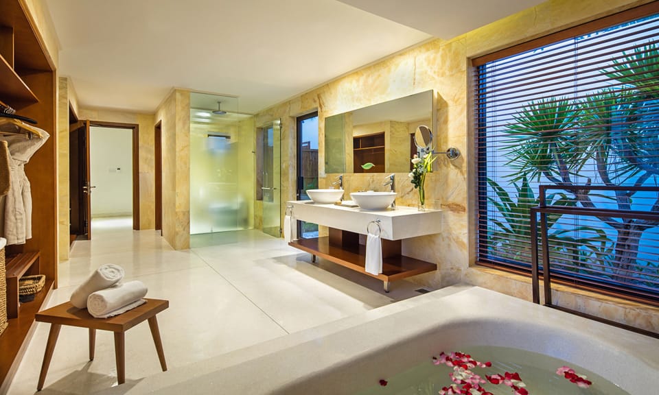 Beach Front Pool Villa | Bathroom | Rainfall showerhead, free toiletries, hair dryer, bathrobes