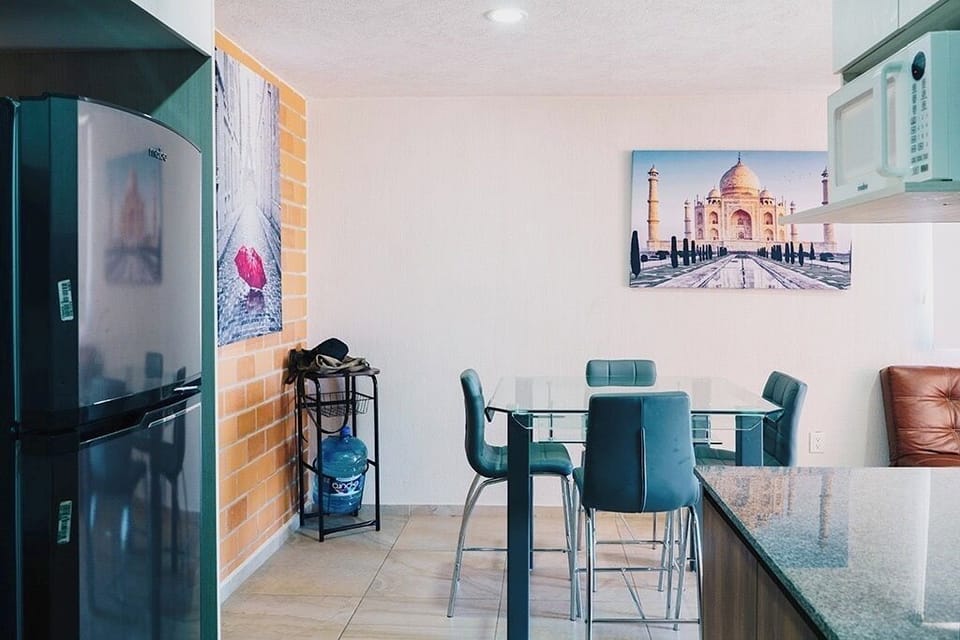Basic Apartment, 2 Bedrooms, Kitchen, Tower | Living area