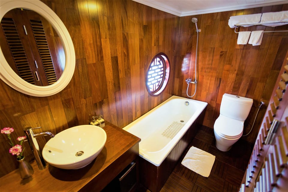 Suite with Terrace and Bathtub | Bathroom | Hydromassage showerhead, designer toiletries, hair dryer, slippers