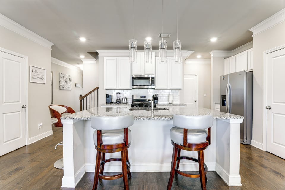 Kitchen | 1st Floor | Blender | Toaster | Cooking Basics