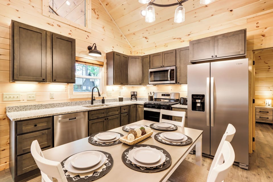 Dining Area | Kitchen | Cooking Basics Supplied