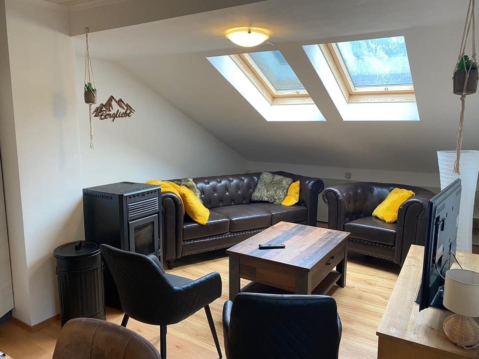 Comfort Apartment | Individually furnished, laptop workspace, blackout drapes, soundproofing