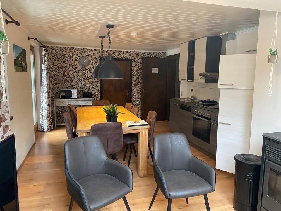 Comfort Apartment | Individually furnished, laptop workspace, blackout drapes, soundproofing