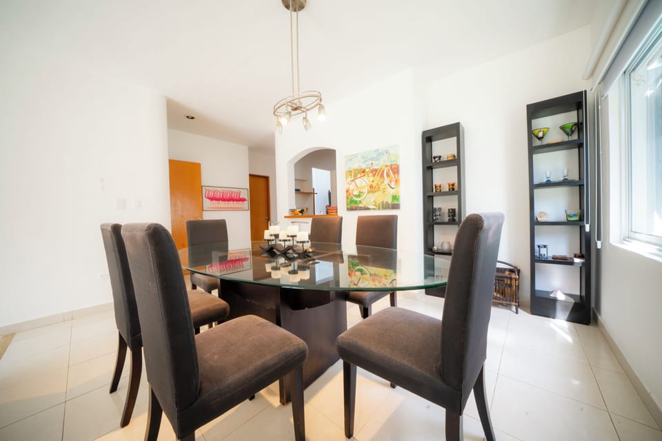 Family Villa, Garden View | Dining room