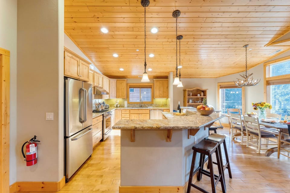 House (4 Bedrooms) | Interior