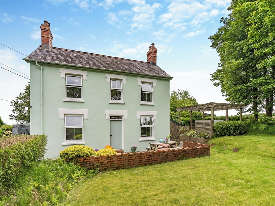 Exterior | Maesybryn, Pentregat