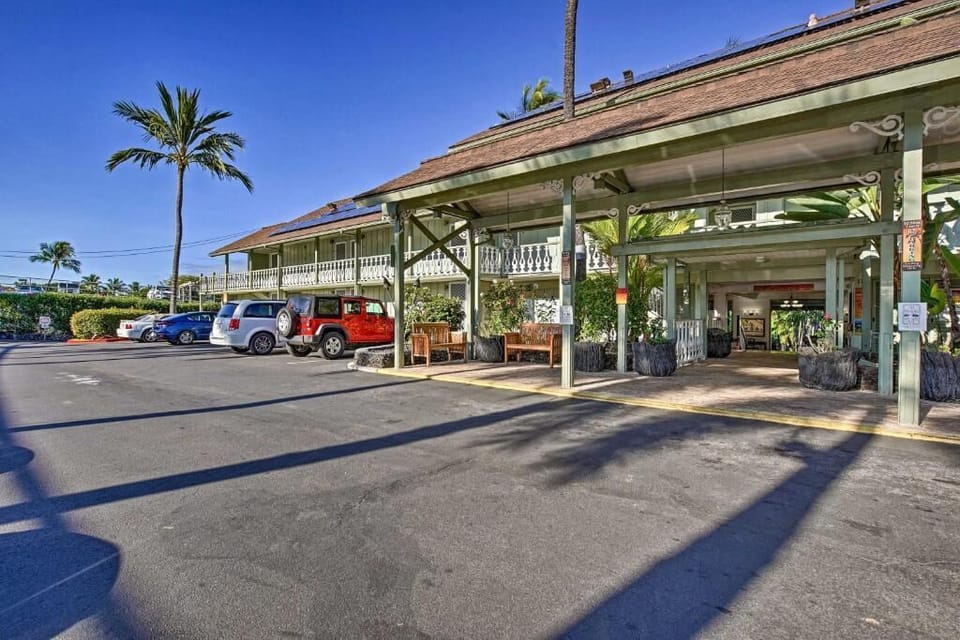Entrance To Kona Islander