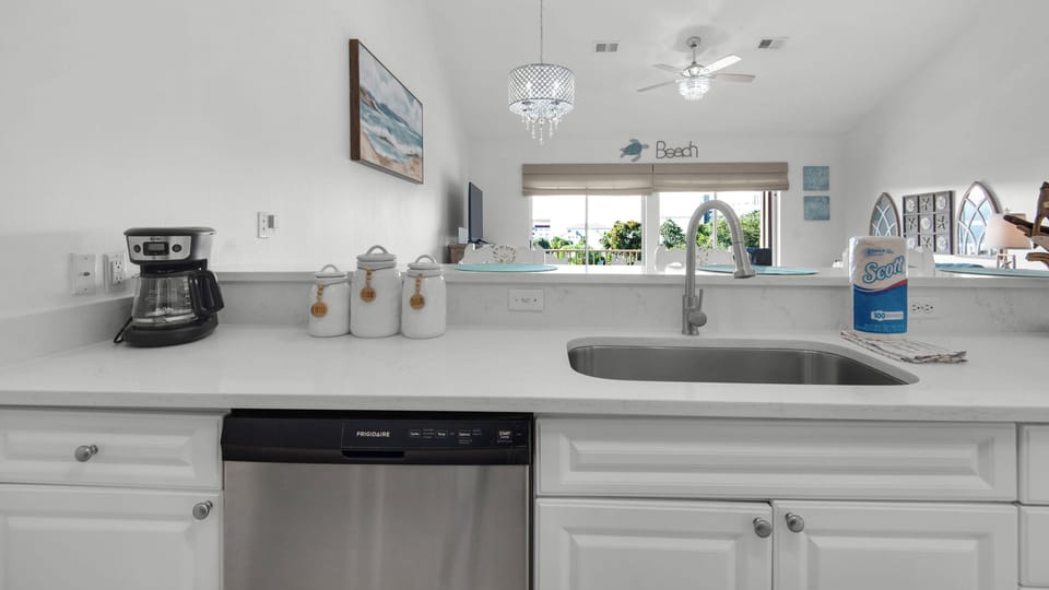 Townhome, Multiple Beds, Patio, Pool View (Spyglass Townhomes Unit 106) | Private kitchen