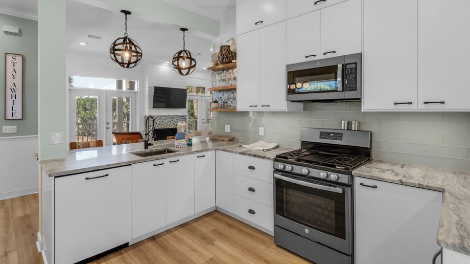 House, Multiple Beds, Patio, Garden View (Making Memories) | Private kitchen | Coffee/tea maker