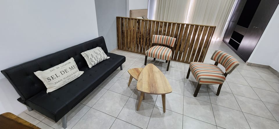 Studio, Mountain View | Living area