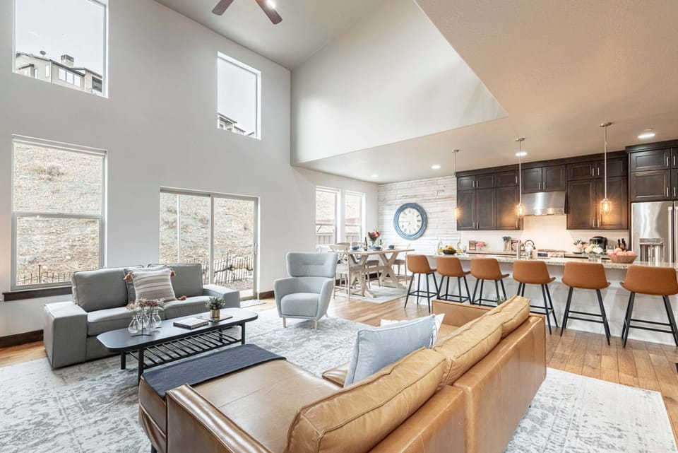 Open and bright great room