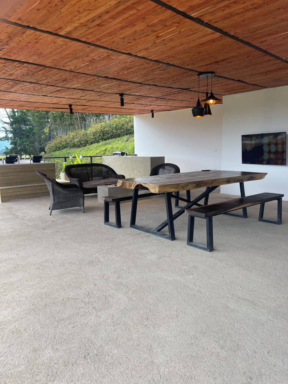 Outdoor dining