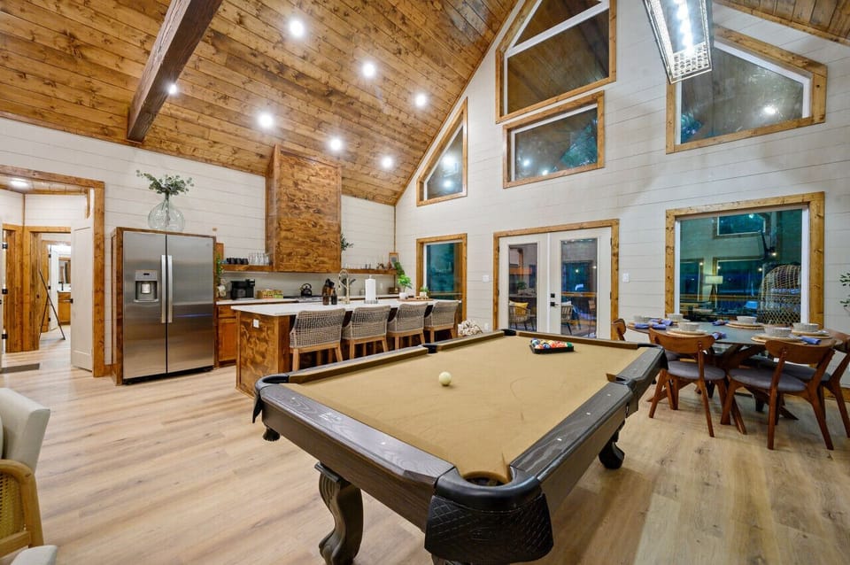 Challenge your skills and enjoy timeless fun with the sleek design of our pool table.