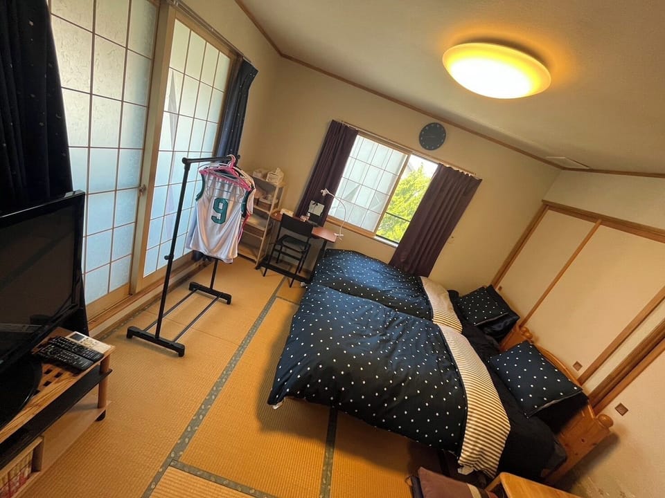 Basic Double or Twin Room | Blackout drapes, iron/ironing board, free WiFi