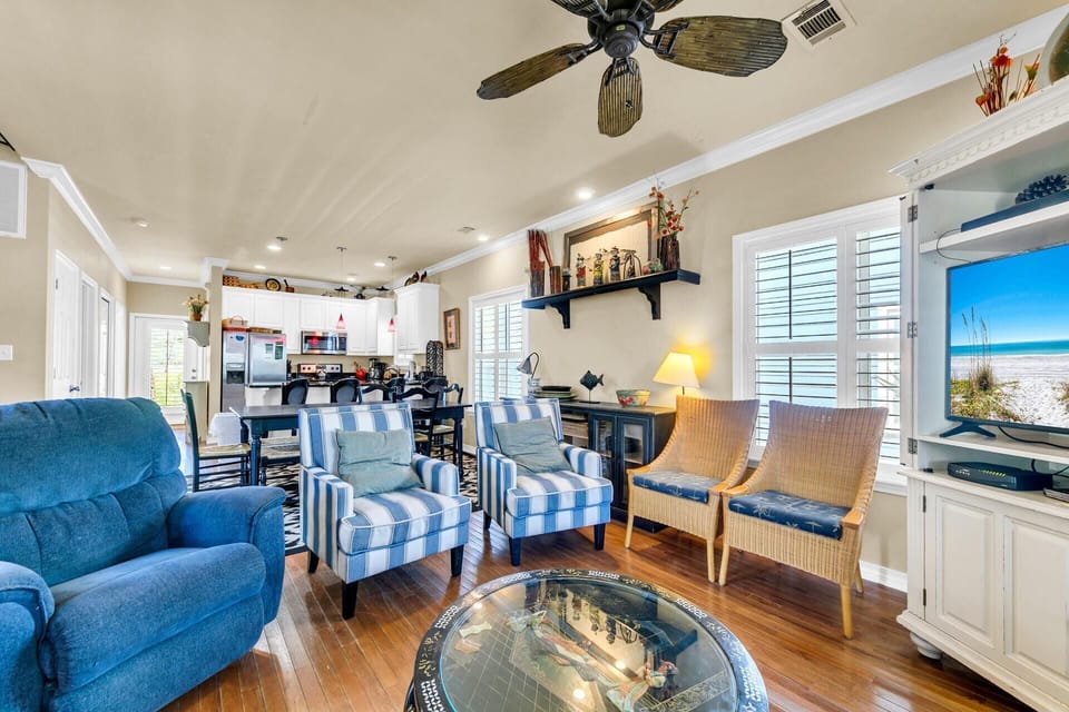 House, Multiple Beds (Joy Happens) | Living area
