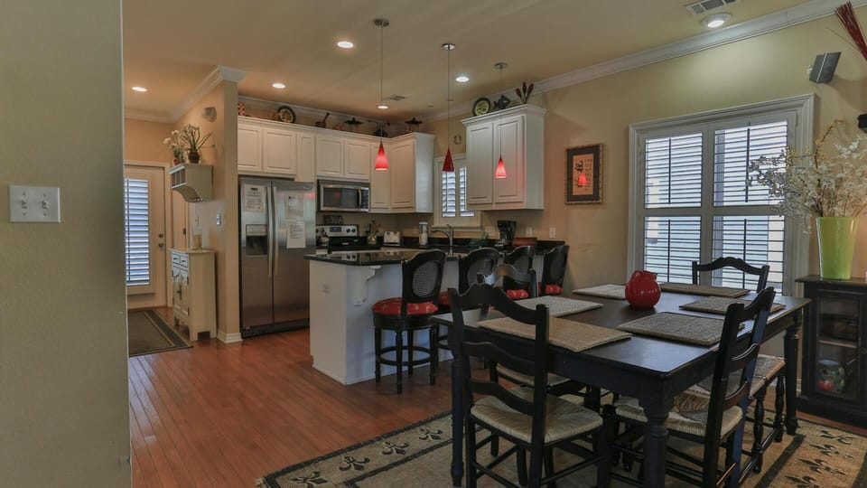 House, Multiple Beds (Joy Happens) | Dining
