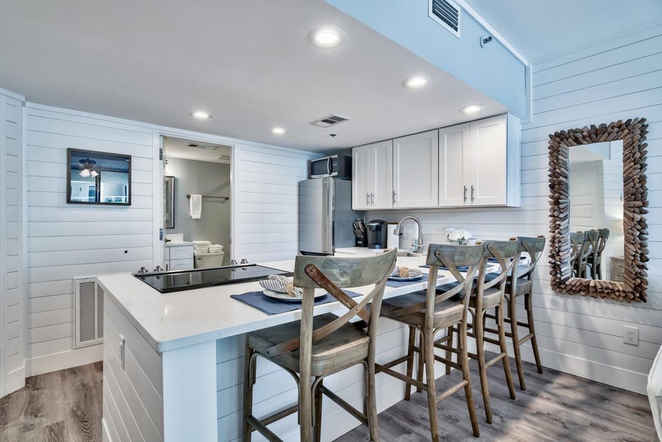 Studio, Multiple Beds (East Pass Towers 111) | Private kitchen | Oven, toaster