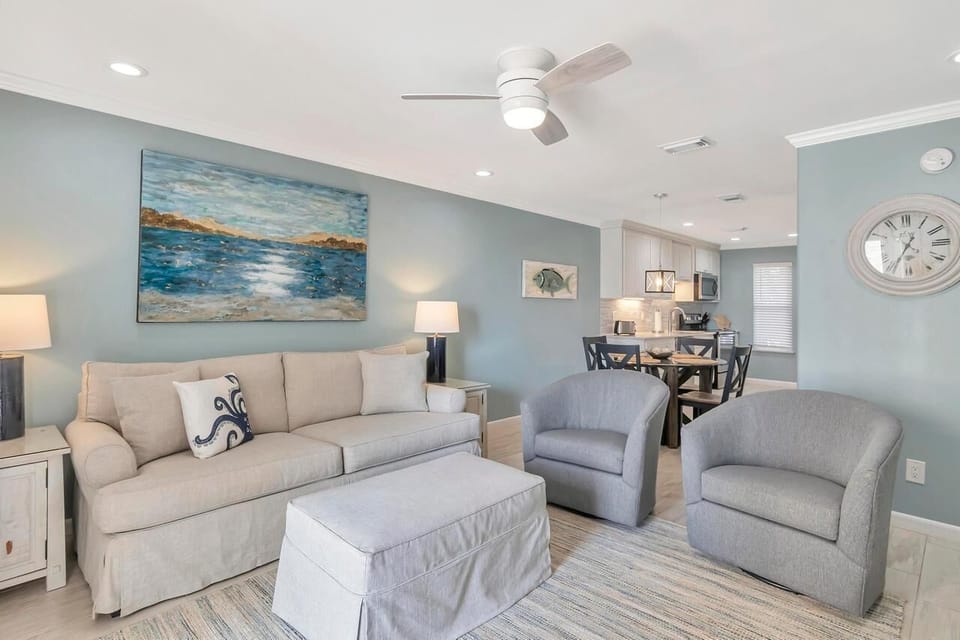 Condo, Multiple Beds, Pool View (Poolside Villas 106) | Living area