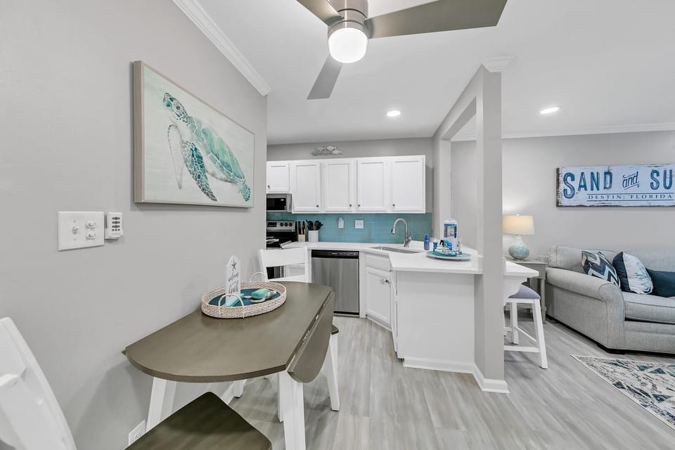 Condo, 1 Queen Bed with Sofa bed (Sandpiper Cove 8149) | Interior
