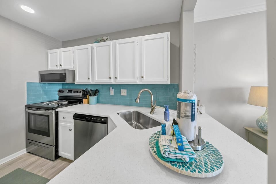 Condo, 1 Queen Bed with Sofa bed (Sandpiper Cove 8149) | Private kitchen