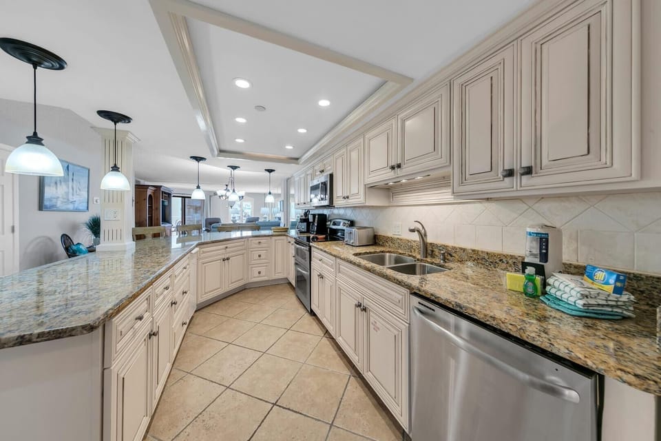 Condo, Multiple Beds, Beach View (Inlet Reef 416) | Private kitchen | Oven, toaster